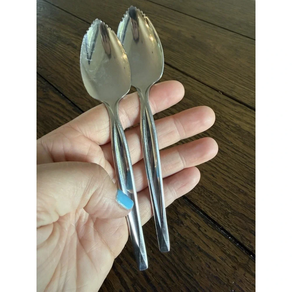 Wm. Rogers & Son Lines Grapefruit Spoons Set 2 Silver Vintage 1950s Stainless 6